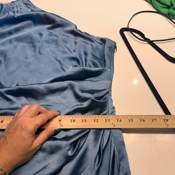 Elliatt Cassini One-Shoulder Midi Dress Size Medium - Picture 11 of 11